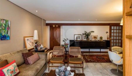 Apartamento à venda com 3 quartos, sendo 1 suíte,  em Santo Amaro, São Paulo, SP