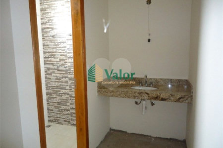 Casa no Condomínio Quebec, com 4 dormitórios, sendo 1 suíte.