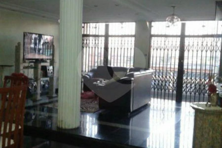 Sobrado à venda com 3 suítes em Vila Nivi, São Paulo, SP