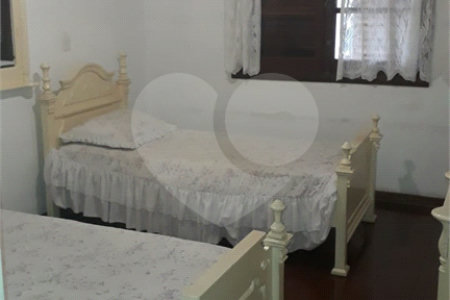 Sobrado à venda com 4 quartos, sendo 3 suítes, em Jardim São Bento, São Paulo, SP