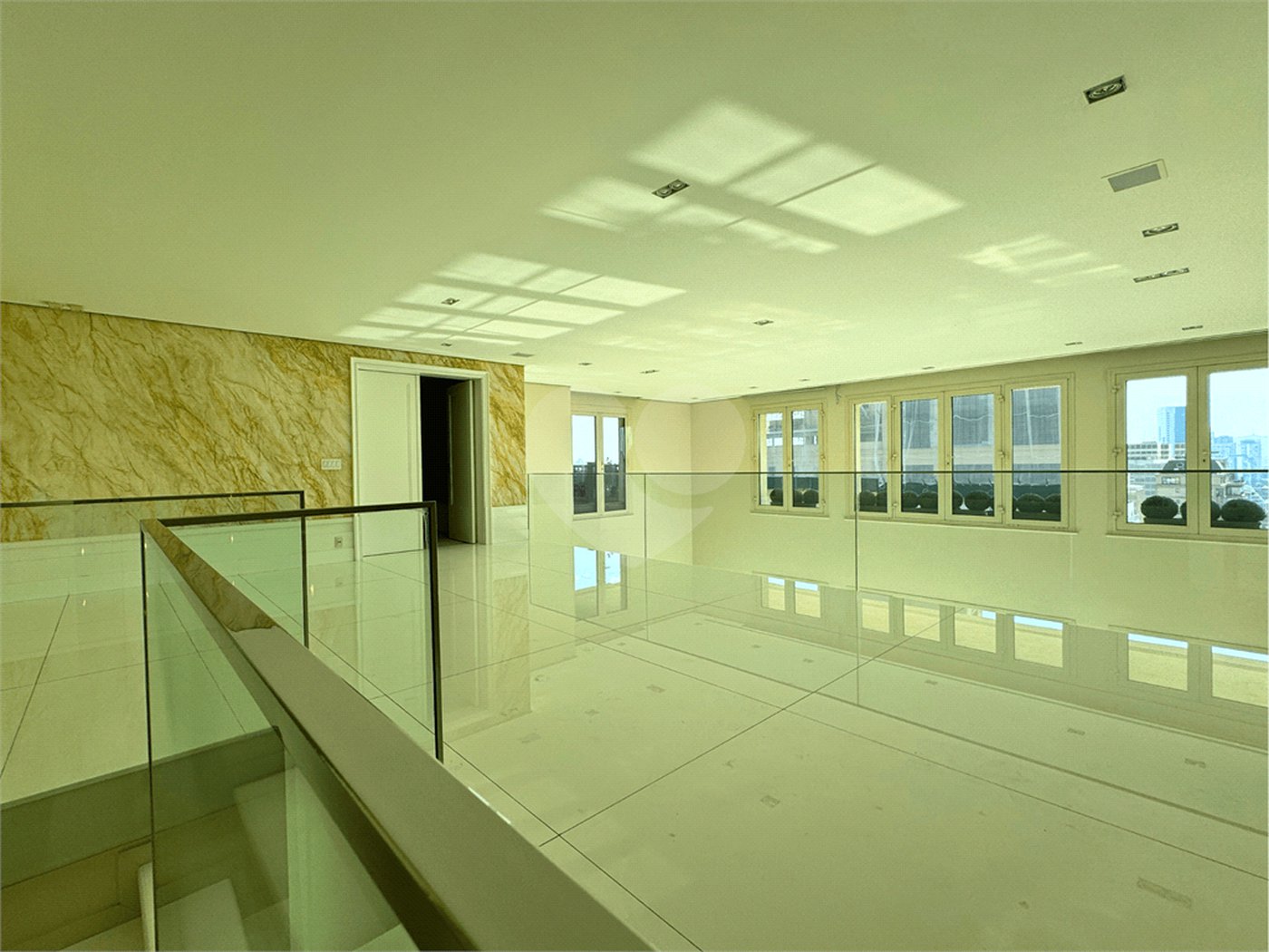 Duplex à venda ou para alugar com 5 suítes em Jardim Europa, São Paulo, SP