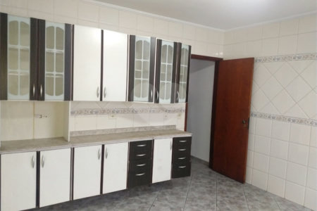 Sobrado à venda com 3 quartos, sendo 1 suíte, em Parque Ramos Freitas, São Paulo, SP