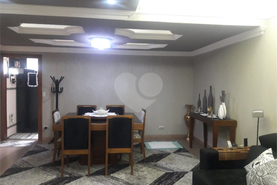 Sobrado à venda com 3 quartos, sendo 1 suíte, em Vila Milton, Guarulhos, SP