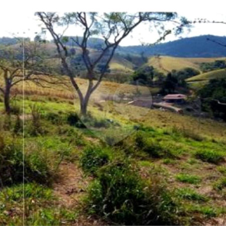 Chácara à venda no Centro, Monte Sião, MG