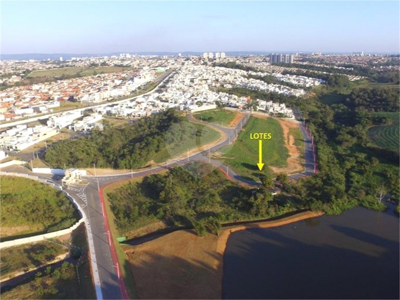 Casa à venda com 3 suítes no condomínio Helena Maria, Sorocaba - SP