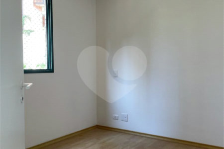 Apartamento à venda com 3 quartos, sendo 1 suíte,  em Vila Suzana, São Paulo, SP