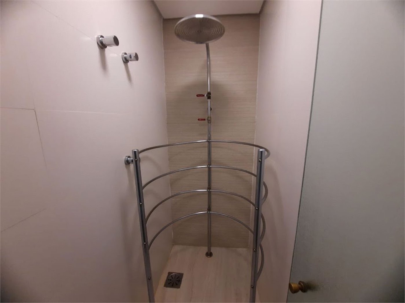 Apartamento Residencial à venda, Pitangueiras, Guarujá - AP0136.
