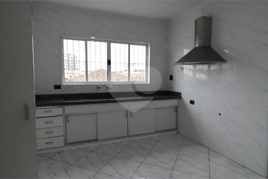 Sobrado à venda com 4 quartos em Vila Guilherme, São Paulo, SP