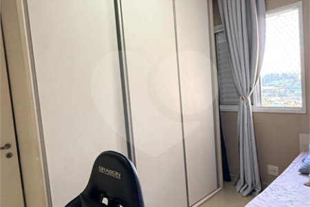 Apartamento à venda com 3 quartos, sendo 1 suíte, em Jardim Tupanci, Barueri, SP