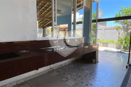 Casa à venda com 4 suítes em Orla Norte, Porto Seguro, BA