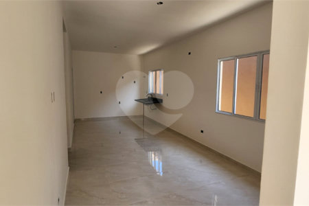 Casa à venda com 2 suítes no condomínio Vilagio, Atibaia - SP