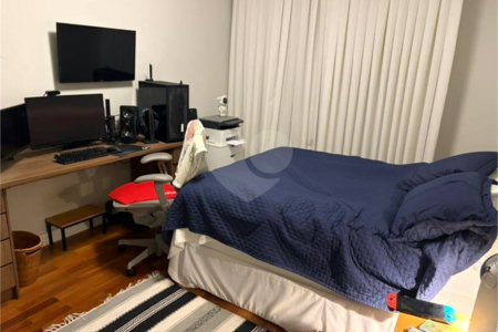 Apartamento à venda com 3 quartos, sendo 1 suíte,  em Cerqueira César, São Paulo, SP