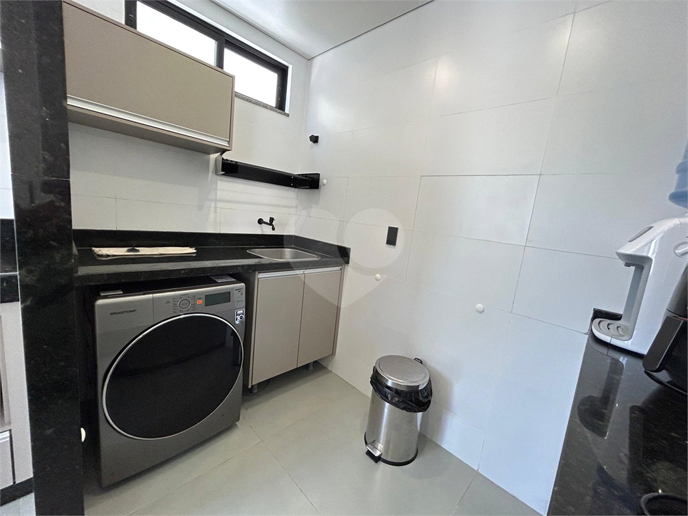 Apartamento à venda com 2 quartos, sendo 1 suíte, em Taperapuan, Porto Seguro, BA