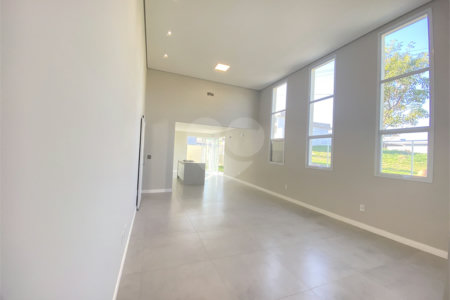 Casa à venda com 3 quartos, sendo 1 suíte, no condomínio Reserva Central Parque, Salto - SP
