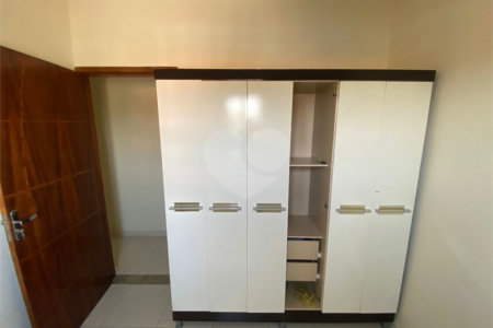 Sobrado à venda com 3 quartos, sendo 1 suíte, em Jardim Beatriz, Poá, SP