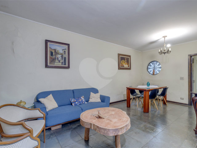 Casa à venda com 4 quartos, sendo 3 suítes,  em Alto da Boa Vista, São Paulo, SP