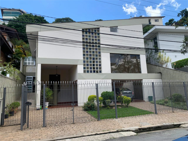Sobrado à venda com 3 quartos, sendo 2 suítes,  em Jardim São Bento, São Paulo, SP