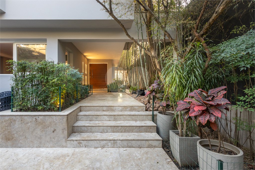 Casa à venda com 4 suítes em Jardim Guedala, São Paulo, SP