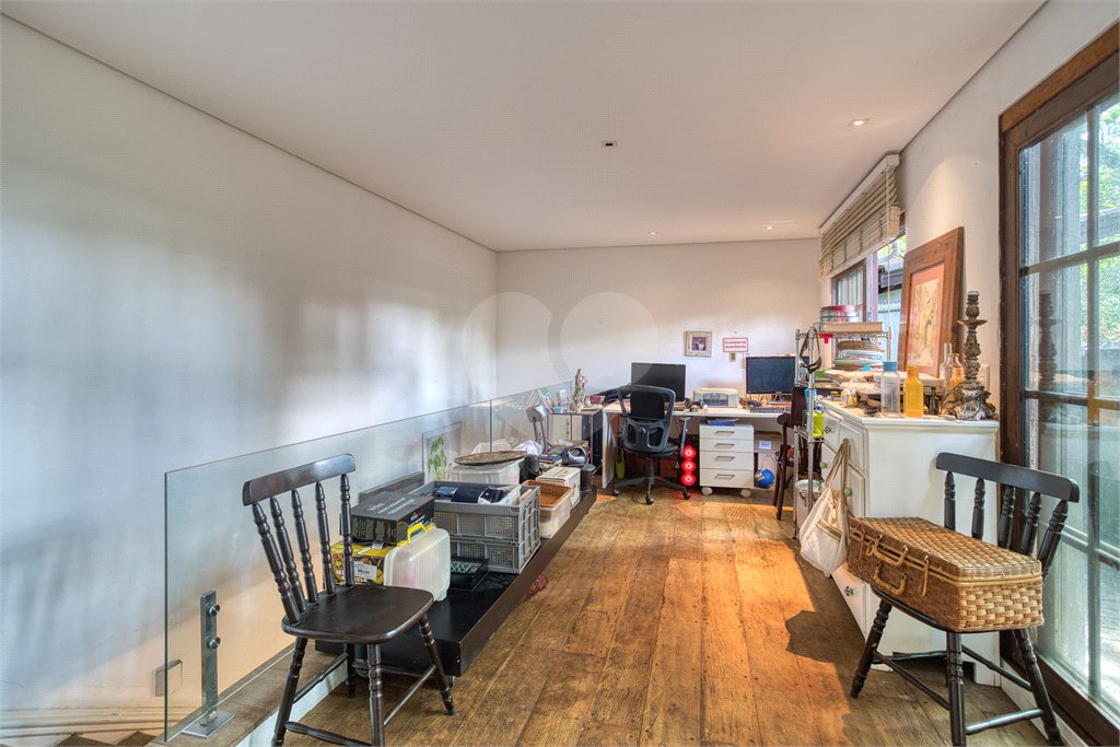 Casa à venda com 4 quartos, sendo 2 suítes, em Alto da Boa Vista, São Paulo, SP