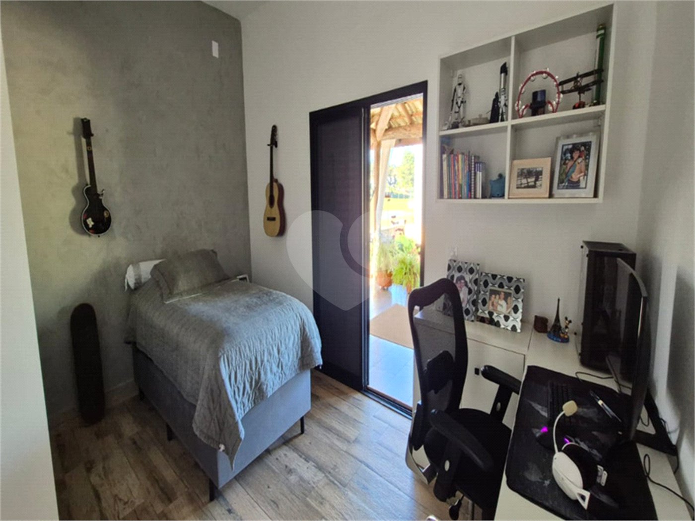Casa à venda com 4 quartos, sendo 2 suítes,  no condomínio Riviera de Santa Cristina XIII, Paranapanema - SP