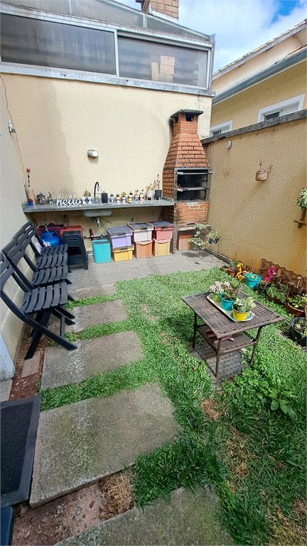 Casa à venda com 3 quartos, sendo 1 suíte,  no condomínio Moradas do Horto, São Paulo - SP
