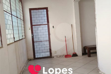 Casa à venda com 7 quartos, sendo 2 suítes, em Campo Grande, Rio de Janeiro, RJ