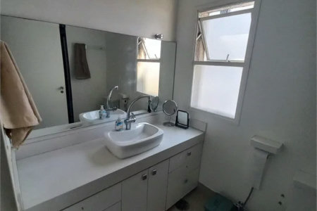 Apartamento à venda com 3 quartos, sendo 1 suíte,  em Vila Andrade, São Paulo, SP