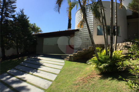 Casa à venda com 4 suítes no condomínio Estância Marambaia, Vinhedo - SP