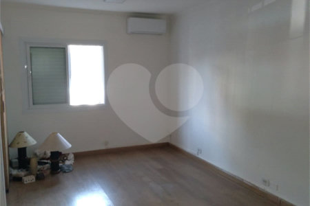 Casa à venda ou para alugar com 5 quartos, sendo 3 suítes, em Cambuci, São Paulo, SP