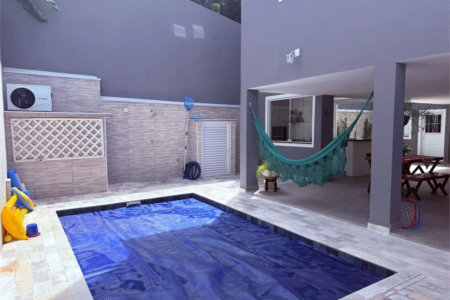 Sobrado à venda com 4 quartos, sendo 2 suítes,  em Vila Santo Antônio, Cotia, SP