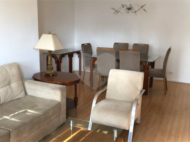 Apartamento à venda com 3 quartos, sendo 1 suíte,  em Vila Olímpia, São Paulo, SP