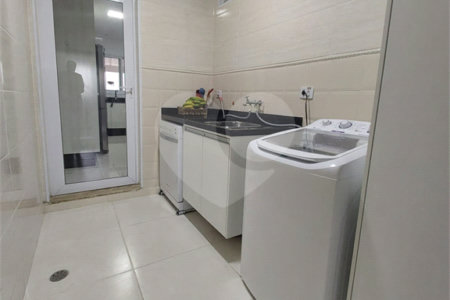 Sobrado à venda com 3 quartos, sendo 1 suíte, em Vila Nova Socorro, Mogi das Cruzes, SP