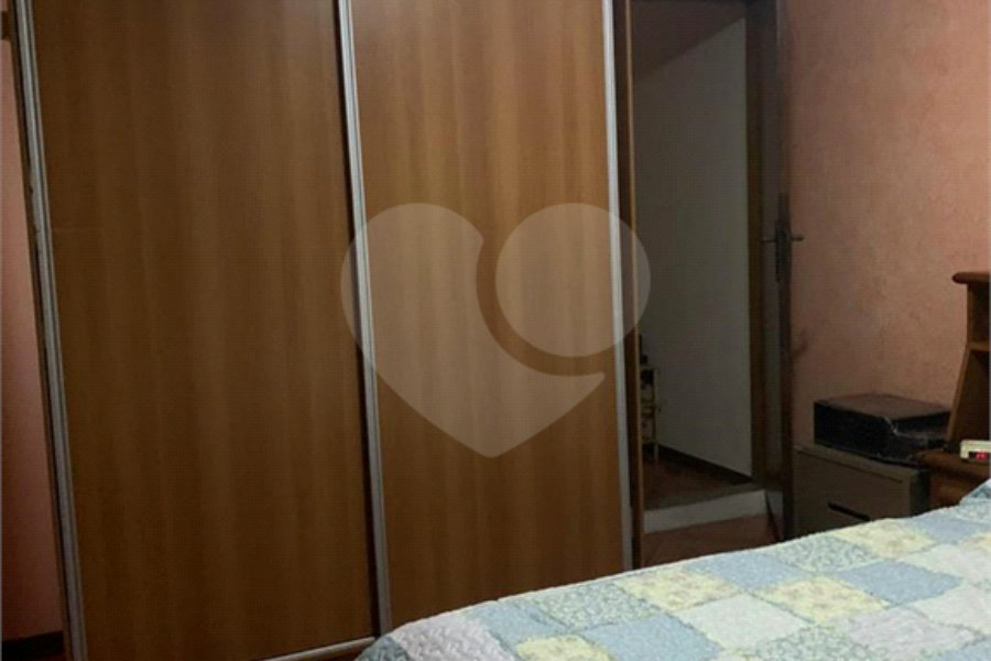 Sobrado à venda com 3 quartos, sendo 1 suíte,  em Vila Sabrina, São Paulo, SP