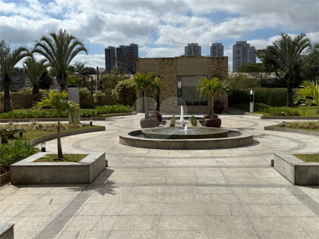 Apartamento à venda com 4 quartos, sendo 3 suítes,  em Campo Grande, São Paulo, SP