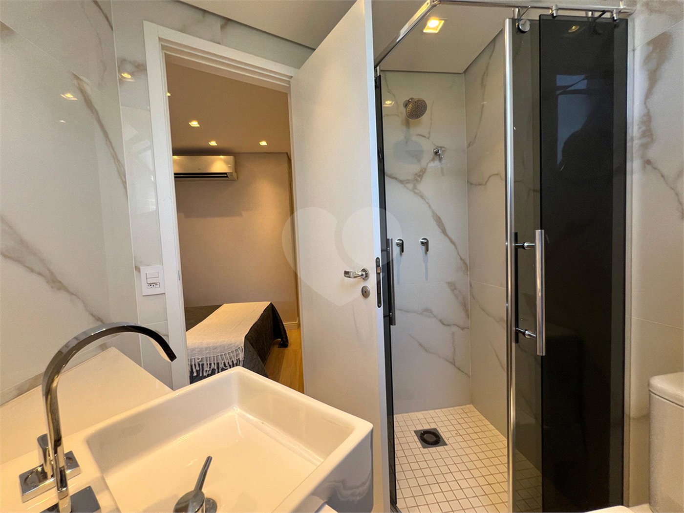 Apartamento à venda com 2 quartos, sendo 1 suíte, em Santa Teresinha, São Paulo, SP