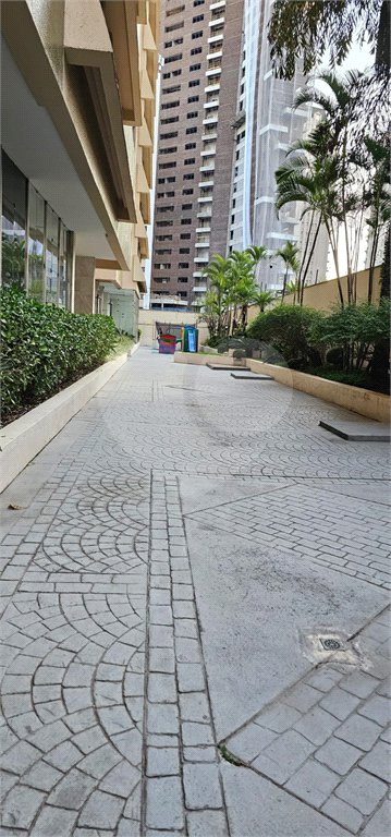 Apartamento à venda com 3 quartos, sendo 1 suíte, em Itaim Bibi, São Paulo, SP