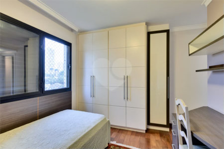 Apartamento à venda com 3 quartos, sendo 2 suítes, em Alto da Boa Vista, São Paulo, SP