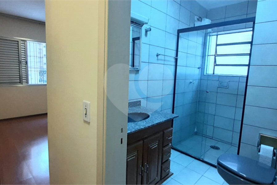 Sobrado amplo com 3 quartos, suíte e quintal para venda no Tremembé !!!