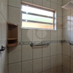Casa para alugar com 3 quartos, sendo 1 suíte, no condomínio Santa Mônica, Atibaia - SP