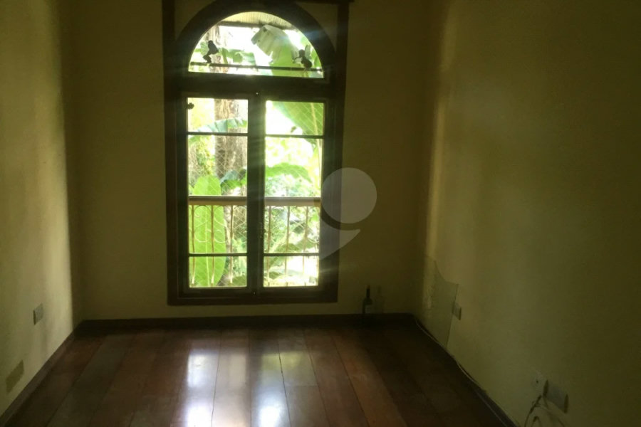 Sobrado à venda com 4 quartos, sendo 3 suítes, em Jardim Virginia Bianca, São Paulo, SP