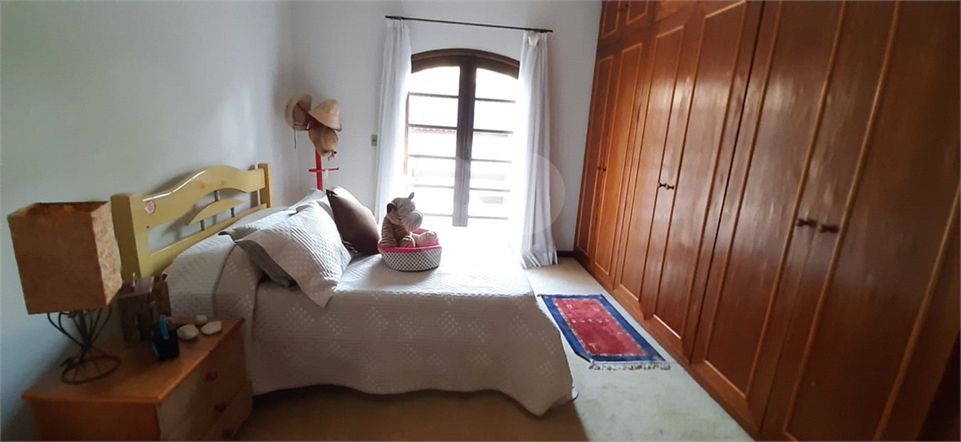 Casa à venda com 3 quartos, sendo 1 suíte, no condomínio Sausalito, Mairiporã - SP