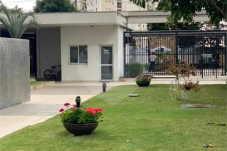 Apartamento à venda ou para alugar com 3 quartos, sendo 1 suíte,  em Parque Reboucas, São Paulo, SP