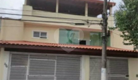 Sobrado à venda com 3 quartos, sendo 1 suíte,  em Parque Edu Chaves, São Paulo, SP