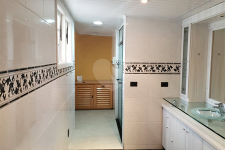 Casa à venda com 4 quartos, sendo 1 suíte,  em Vila Oliveira, Mogi das Cruzes, SP