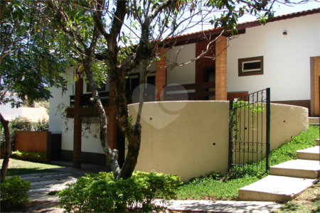 Casa à venda com 3 quartos, sendo 1 suíte, no condomínio Estância Marambaia, Vinhedo - SP