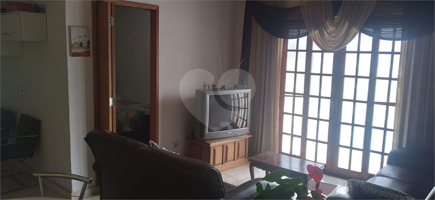 Casa Térrea à venda com 2 quartos em Caceia, Mairiporã, SP