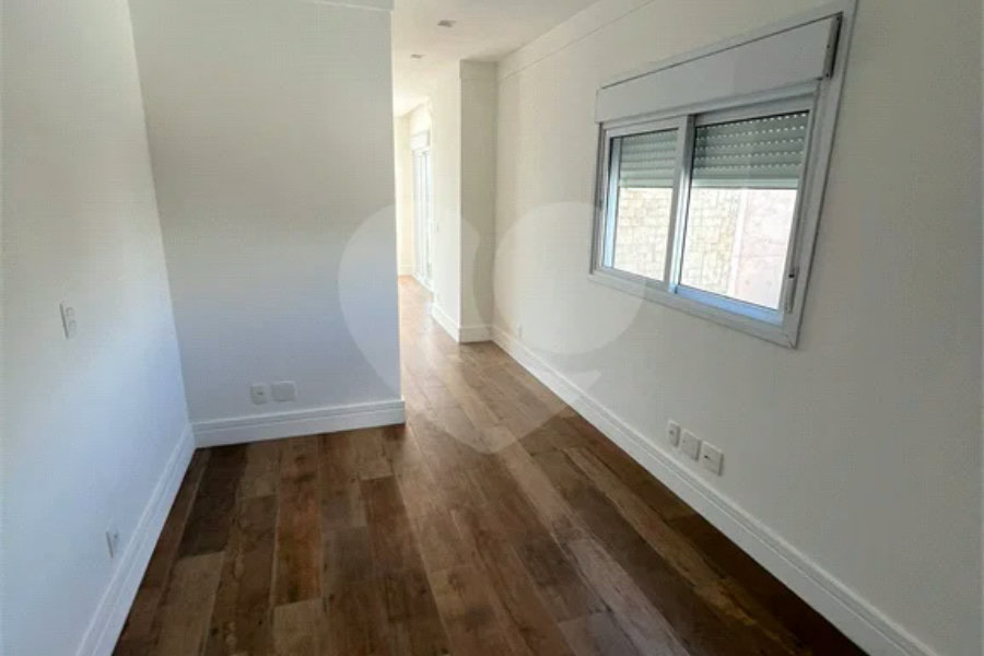 Casa à venda com 4 quartos, sendo 2 suítes, no condomínio Residencial Floresta, São Paulo - SP