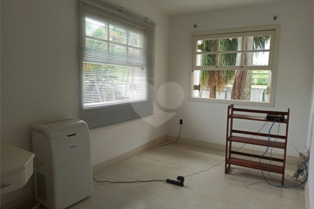 Casa à venda ou para alugar com 6 quartos, sendo 4 suítes, em Jardim Itaperi, Atibaia, SP