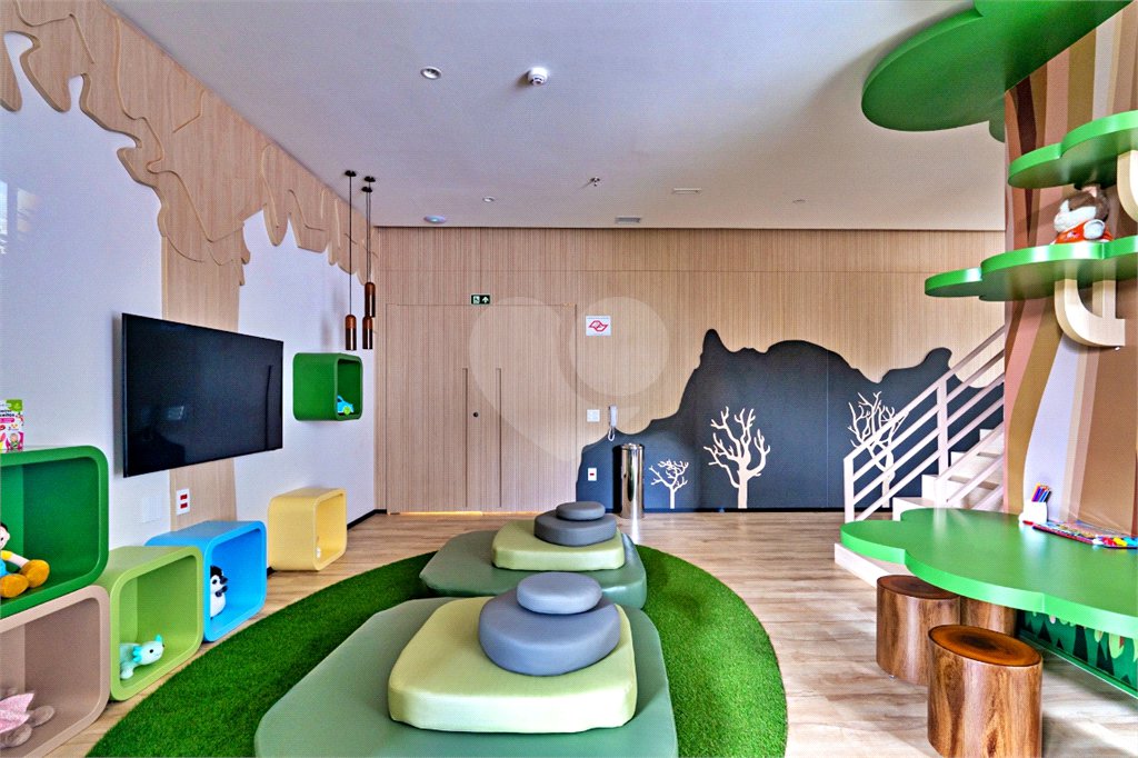 Apartamento à venda com 4 quartos, sendo 2 suítes,  em Jardim das Acácias, São Paulo, SP