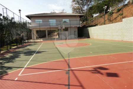Casa à venda com 3 quartos, sendo 2 suítes, no condomínio Águas da Serra, Valinhos - SP